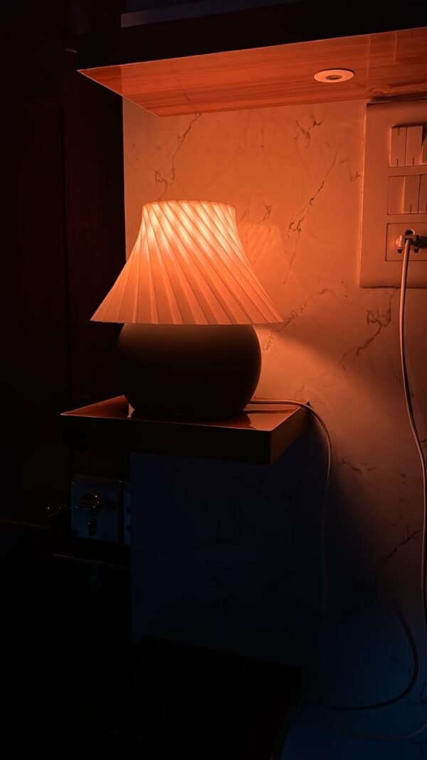 Amber Aura – 3D Printed Eco-Friendly Lamp